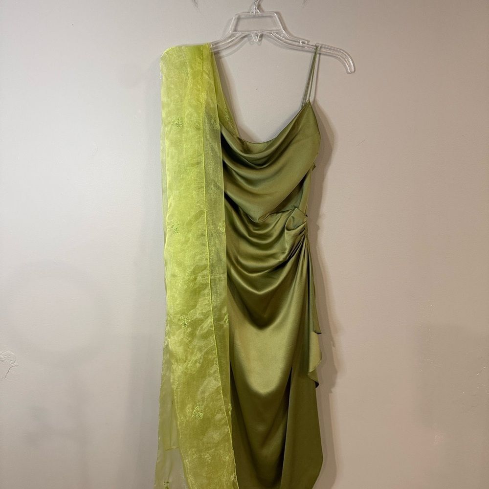 Kay Unger vintage Asymmetrical Olive green Dress with ruched waist and tiny slit - Picture 8 of 9